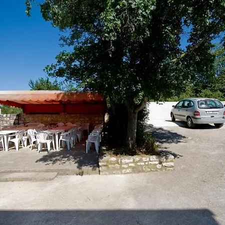 Unit 2 - Sea View 2-bedroom With Free Parking *