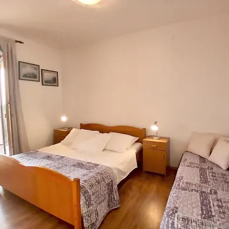 Unit 2 - Sea View 2-bedroom With Free Parking *