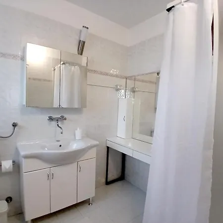 Apartman Unit 2 - Sea View 2-bedroom With Free Parking *